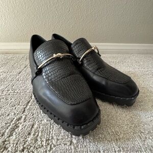 NWOB Vince Camuto Cabnie Loafers Size 9 Black